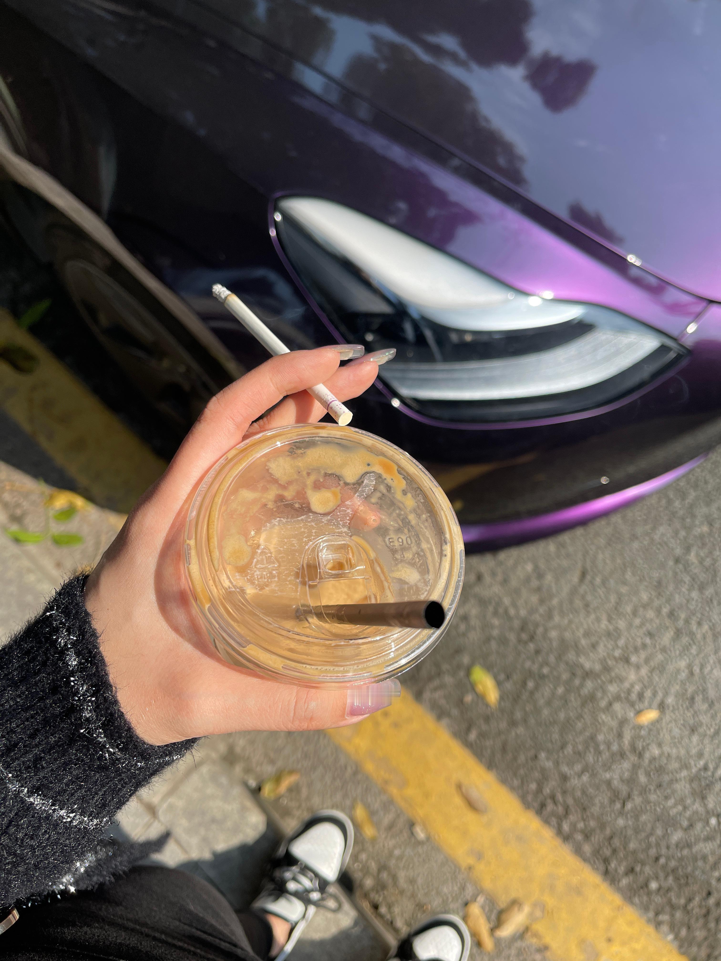 这天气打开窗开车真的太爽啦！！！喝杯咖啡开启我的美丽寒假[看书] ​​​
