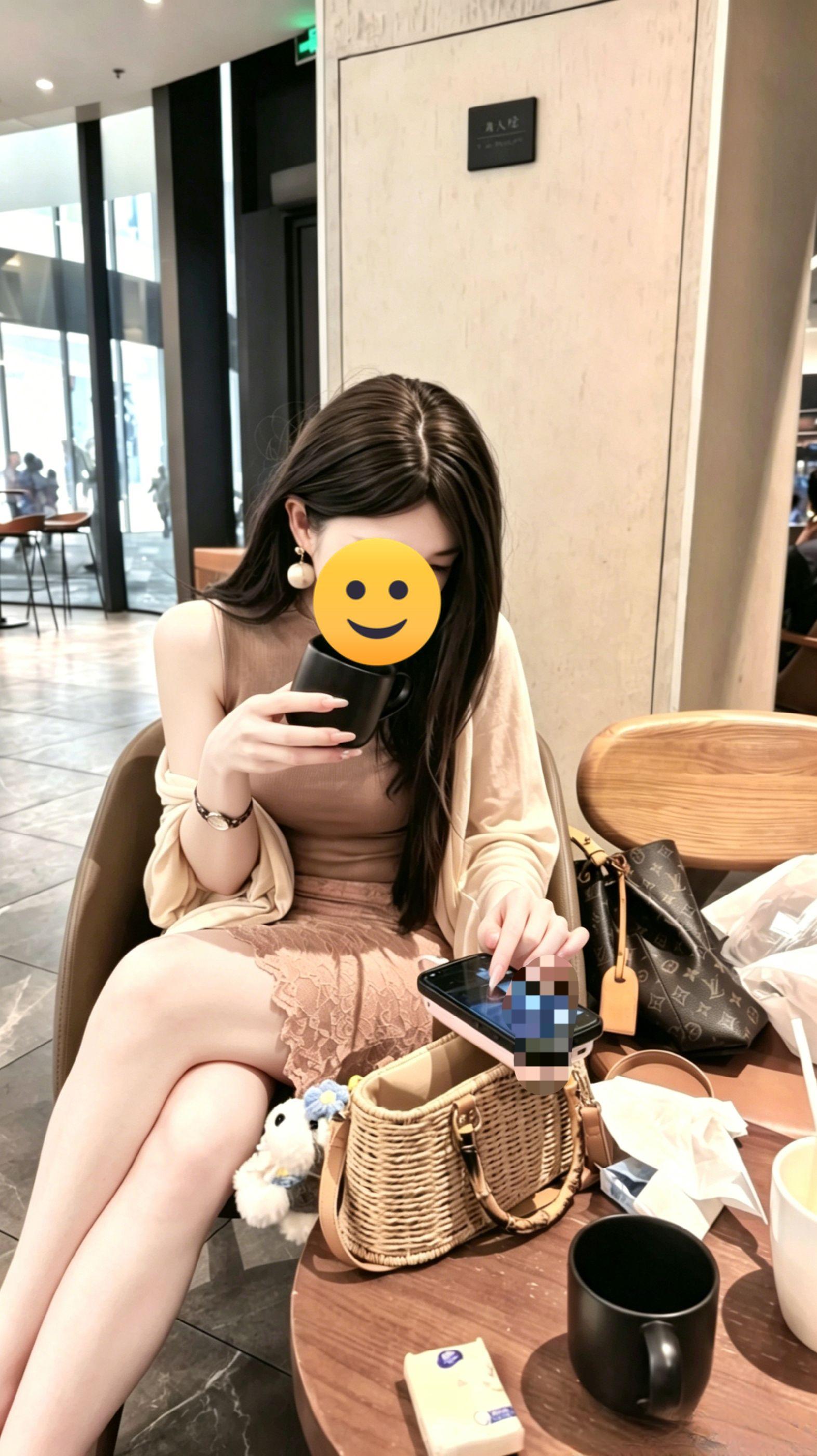 你问我爱你有多深 我爱你有几分。没有什么比自己爱了很多年的男人  也深...