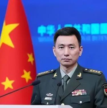 中国应该公开警告任何国家，谁胆敢攻击中国大陆本土目标，无论从哪里发动攻击，中国在