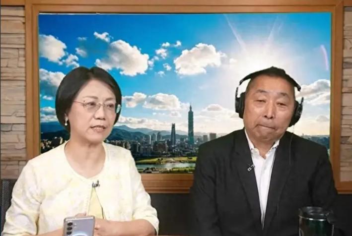 “两个中国人的对话”五个字，让“青鸟”弹幕炸了：“爱当中国人就滚出台湾”，8月3