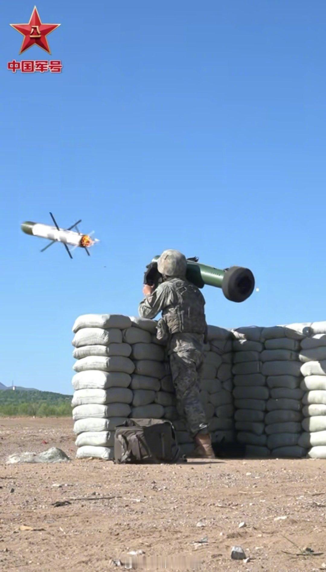 烽火问鼎计划兵器影像 M1A2T快乐蛋——红箭12单兵反坦克导弹 