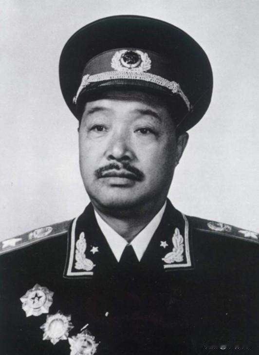 1933年5月5日深夜，由于叛徒出卖，时任湘鄂边游击队司令员的贺英遭到大量敌人的