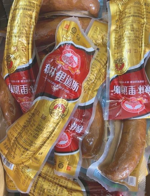地理冷知识哈尔滨美食 哈尔滨红肠，是这座城市的“味觉图腾”。它源自东欧，经百年传