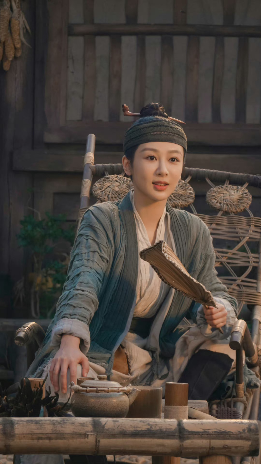 #杨紫[超话]##杨紫小夭# [心]#杨紫长相思# 努力充实每一天的自己，给未来