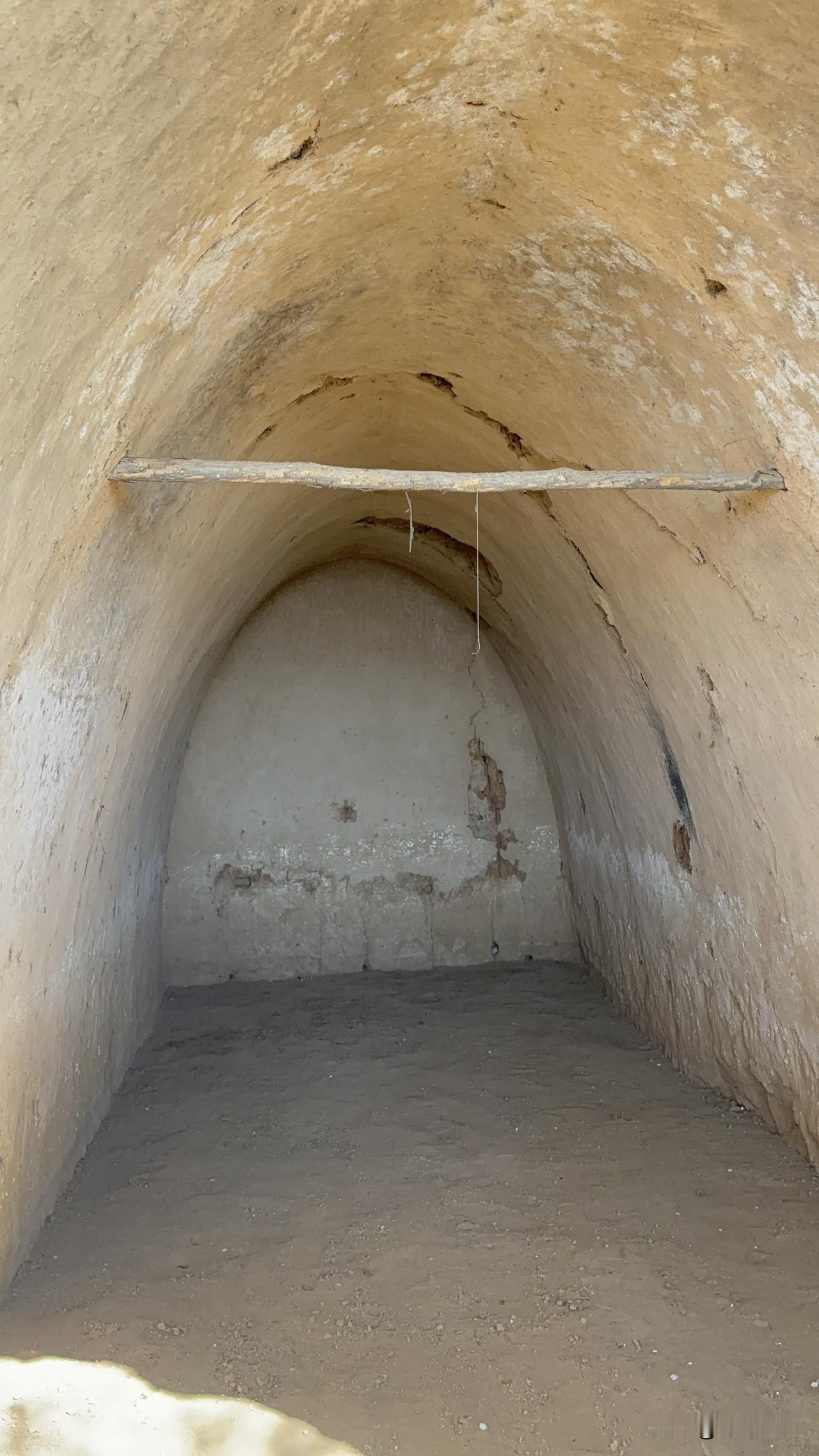 这种窑洞，冬暖夏凉，2000年以前，淳化县农村住窑洞的村民还比较多，后来说是搞什