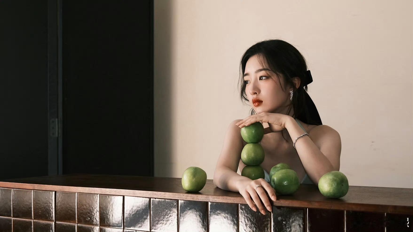 #邓恩熙 少女的青苹果感#好明媚好漂亮的邓恩熙，救命啊妈妈她真的是公主哎，少女独