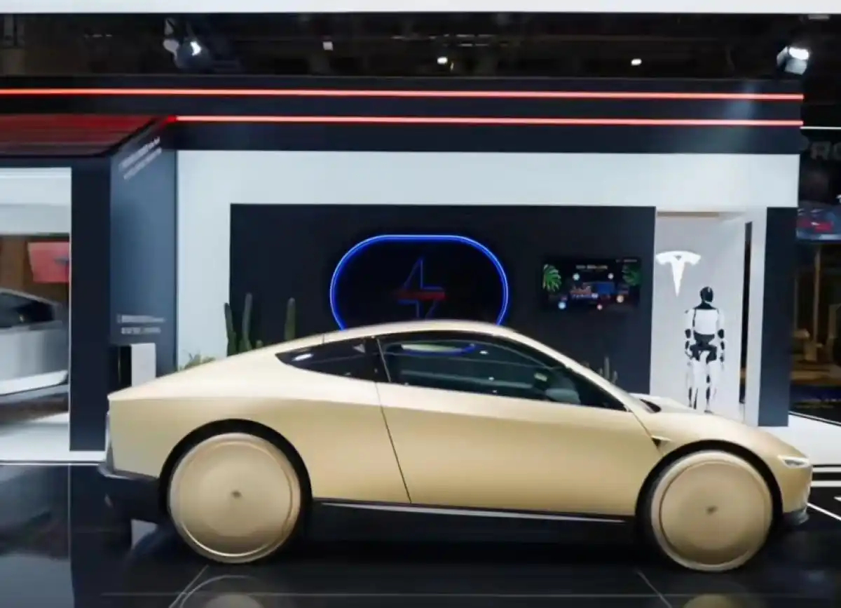 【特斯拉新车没有方向盘没有脚踏板】据大河报 近日，特斯拉首辆赛博无人驾驶电动车T