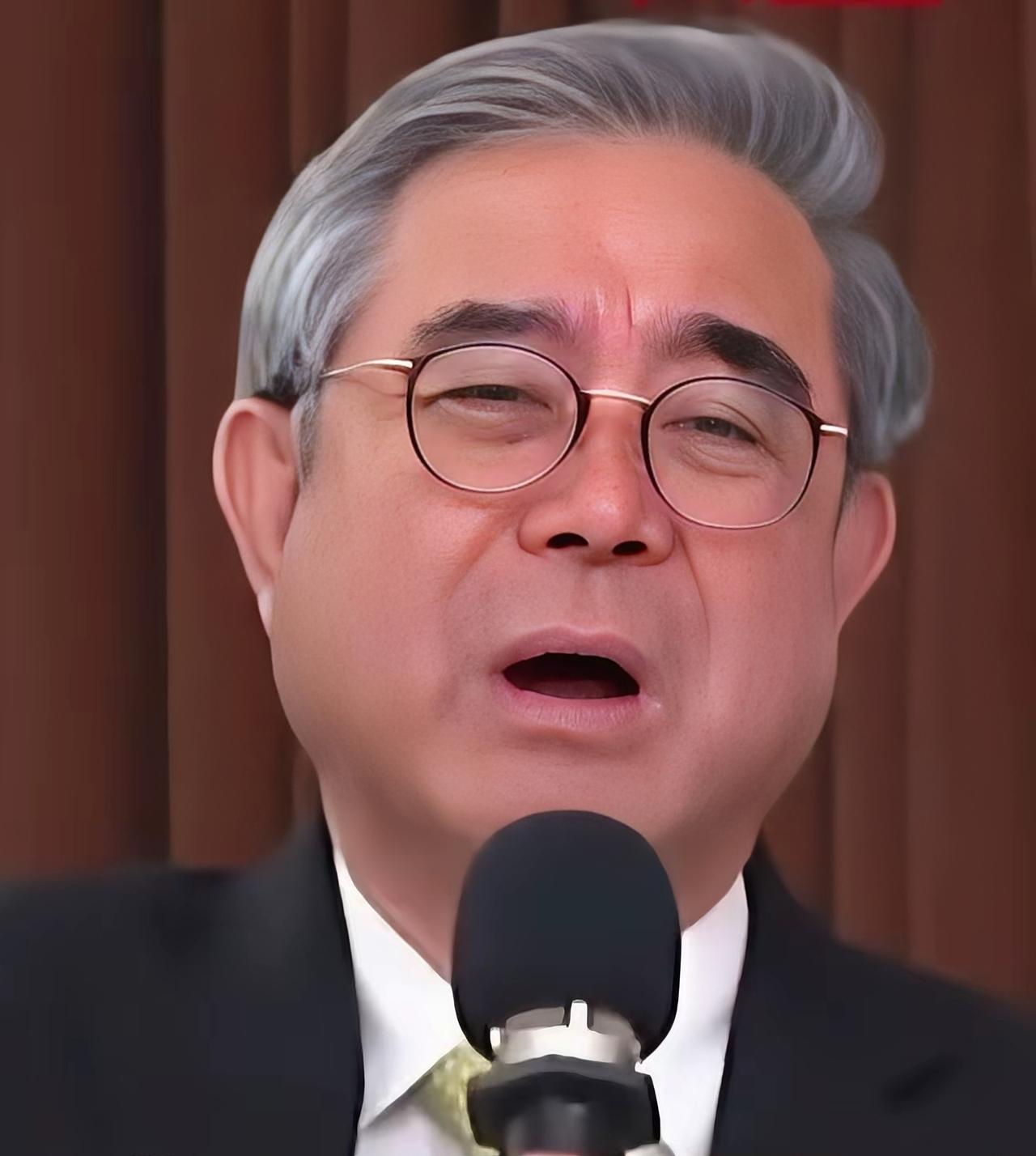 炸裂发声！吴成典狠批蓝绿两党：一个“台独”害台，一个懦弱避战
 
新党主席吴成典