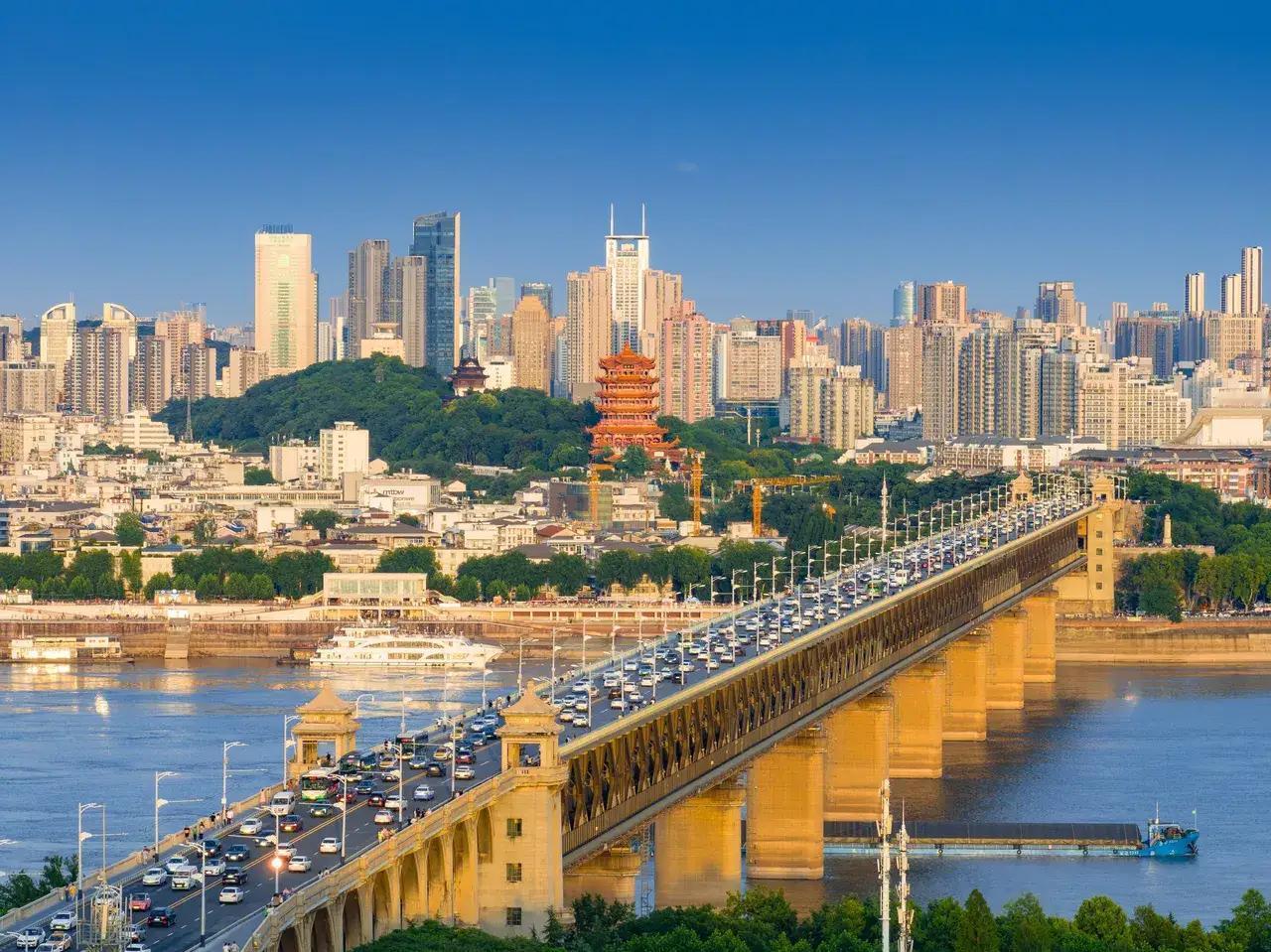 这就是赤裸裸的现实，2025年中国大陆城市城建水平排名：
第一名：上海，国际化大