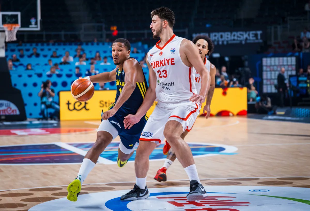 土耳其小组赛5连胜…瑞典1胜 4负，只有拉尔松这么个NBA的边缘球员…上半场瑞典