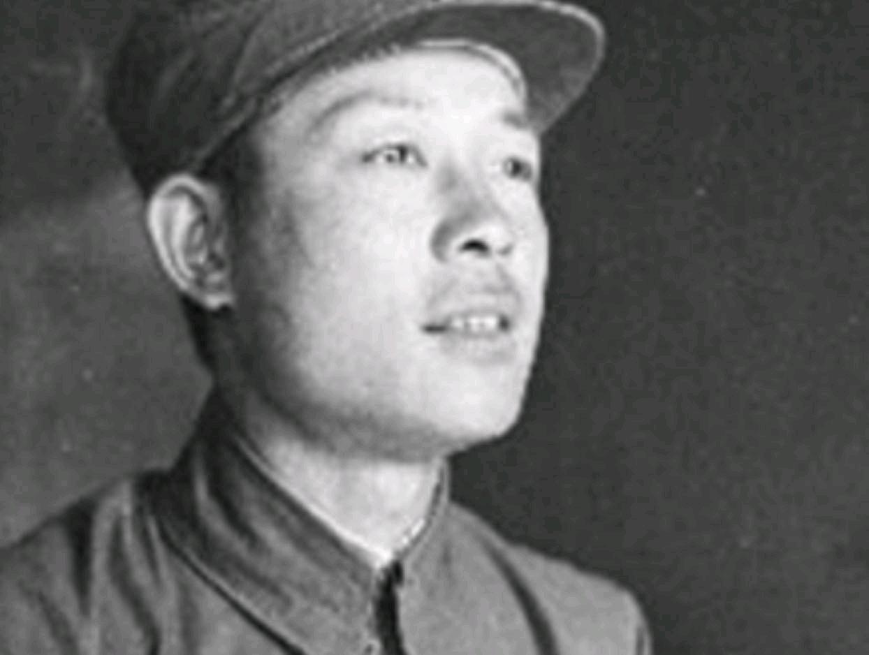 1981年，开国中将找一安徽村妇报恩，中将：我来兑现40年前的承诺
这位中将是张