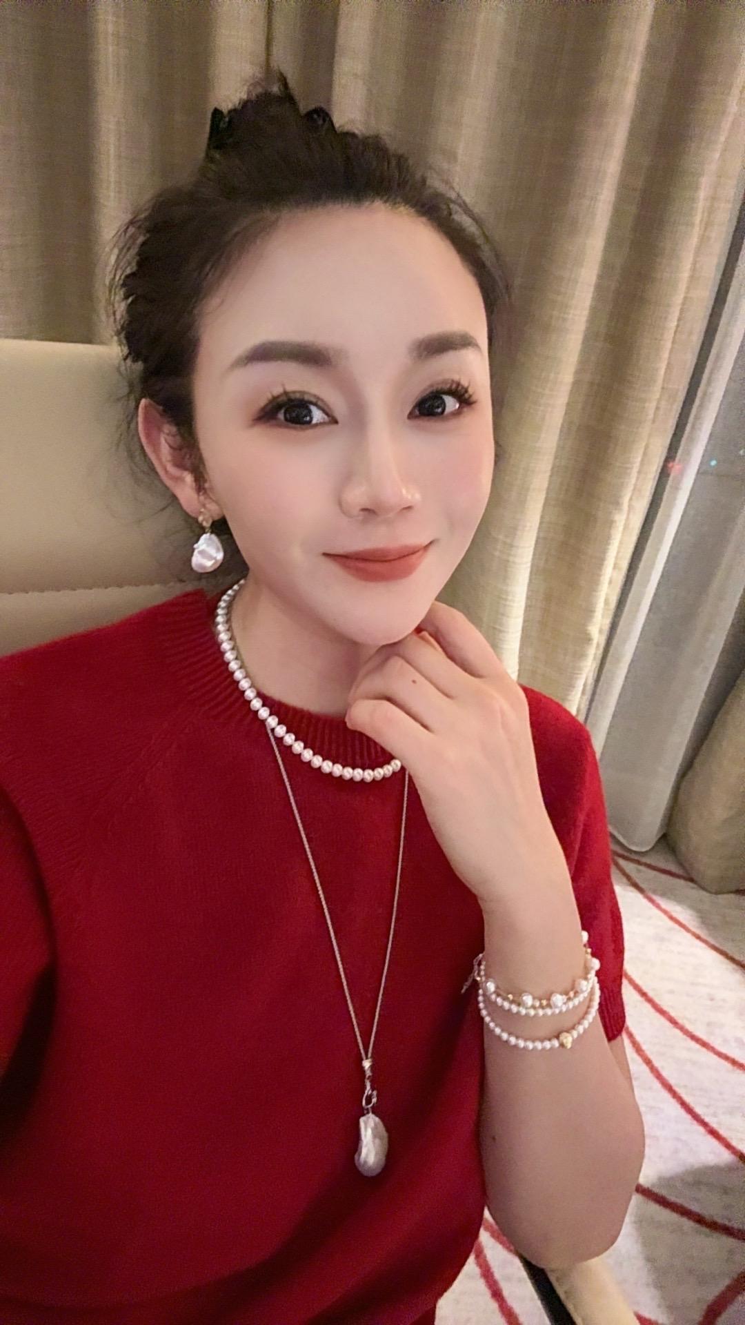 别否定自己，你特别好，特别温柔，特别值得。做人，难得糊涂，贵在醒悟，不...