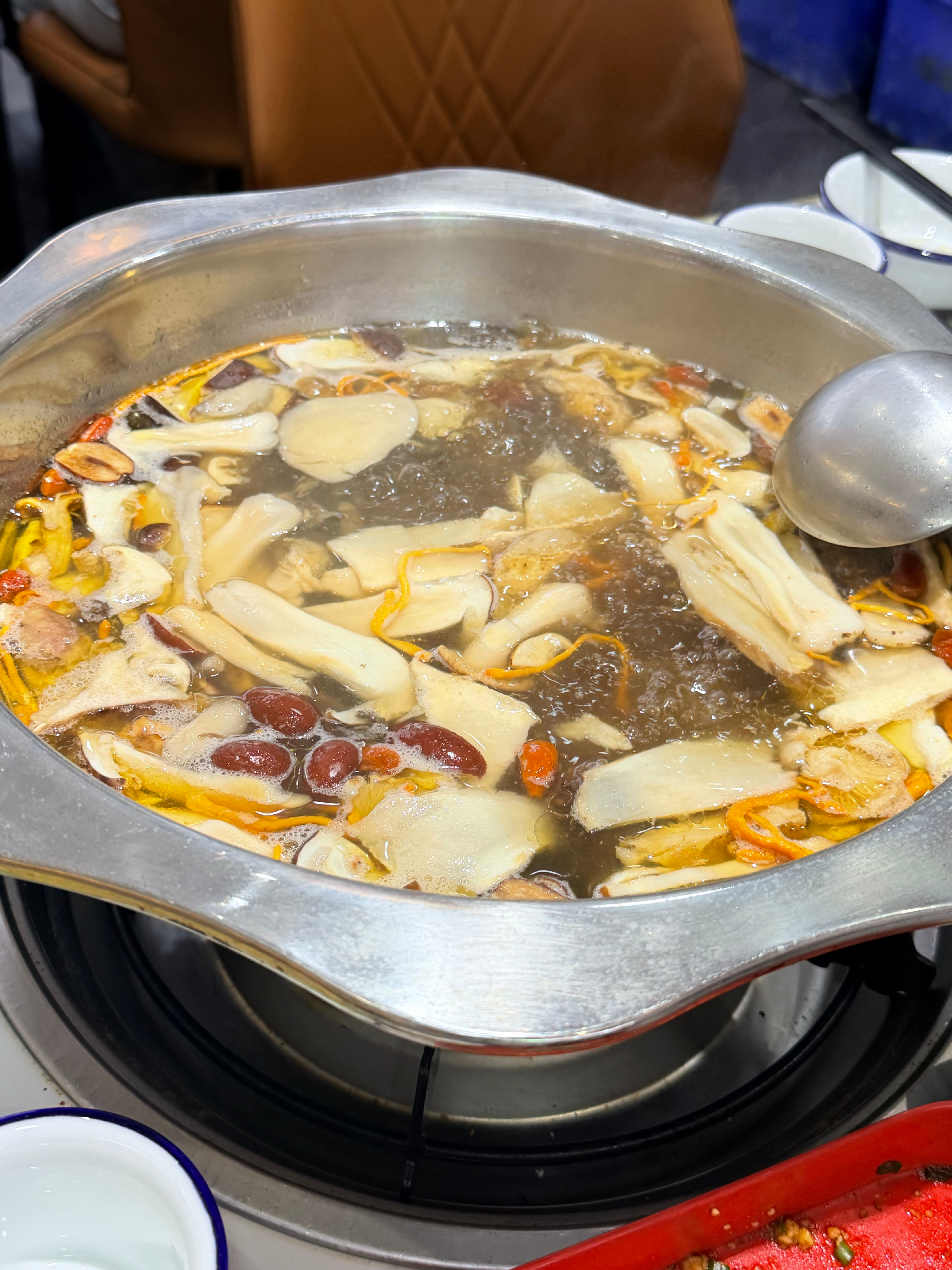 确实很难等啊！！！好不容易等到水开了 结果说水开后还要等20分钟才能吃！！！！ 