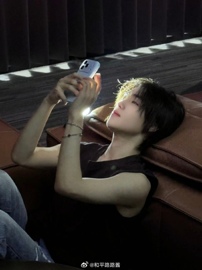 告诉俺娘，俺不回家啦~这里有帅哥，俺要跟他走ag司马光星光少年写真 22岁云野逐