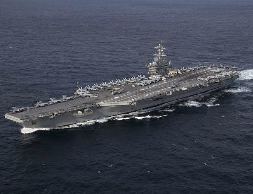 【伊朗伊斯兰革命卫队声称用四枚弹道导弹击中了美国航空母舰“亚伯拉罕·林肯”号。】