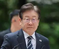 李在明7日启程赴北约峰会，称韩国防务产业获吕特“令人惊叹”评价；从战争废墟到世界