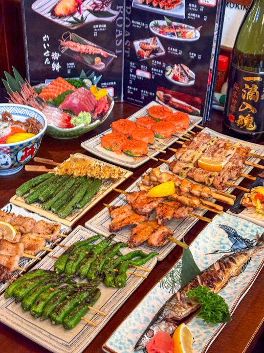 这家居酒屋的烧肉串儿好好吃！🥩美味持久