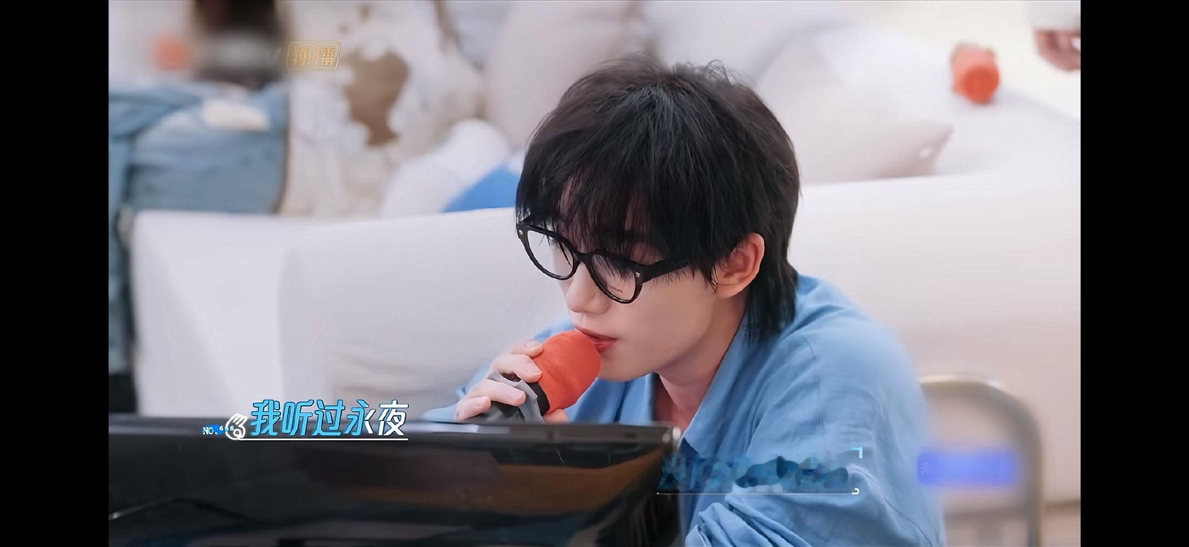 丁程鑫唱歌到底有没有瓶颈期丁程鑫把娜扎唱呆滞了丁程鑫唱歌好好听！而且好喜欢丁哥的