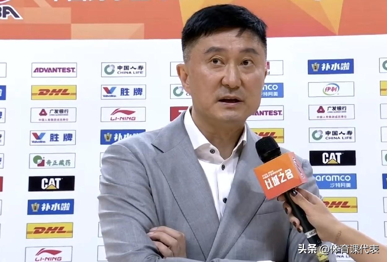 广东男篮主场战胜江苏男篮的赛后采访，主教练杜锋说道：“这场比赛大家打得还是不错的