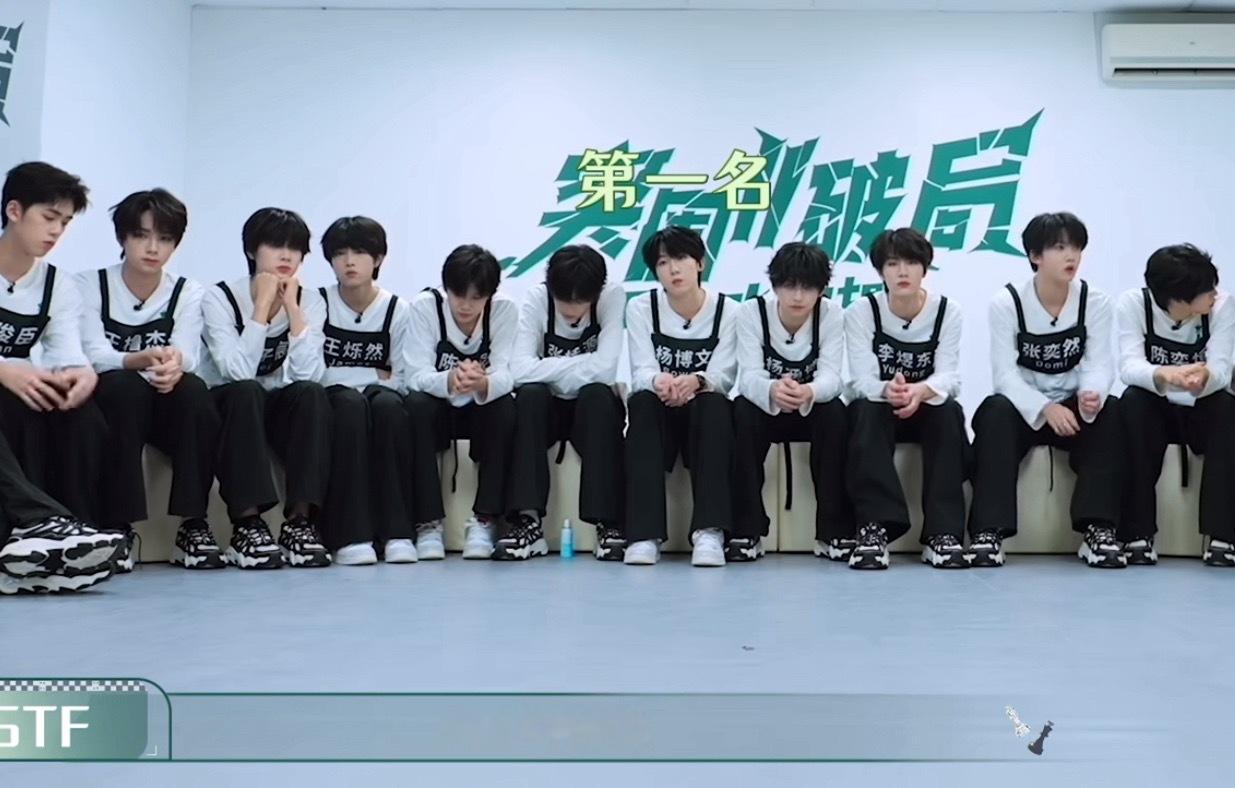 杨博文突围主题曲考核第一 🐏 杨博文突围2考核第一杨博文是名副其实的第一☝🏻