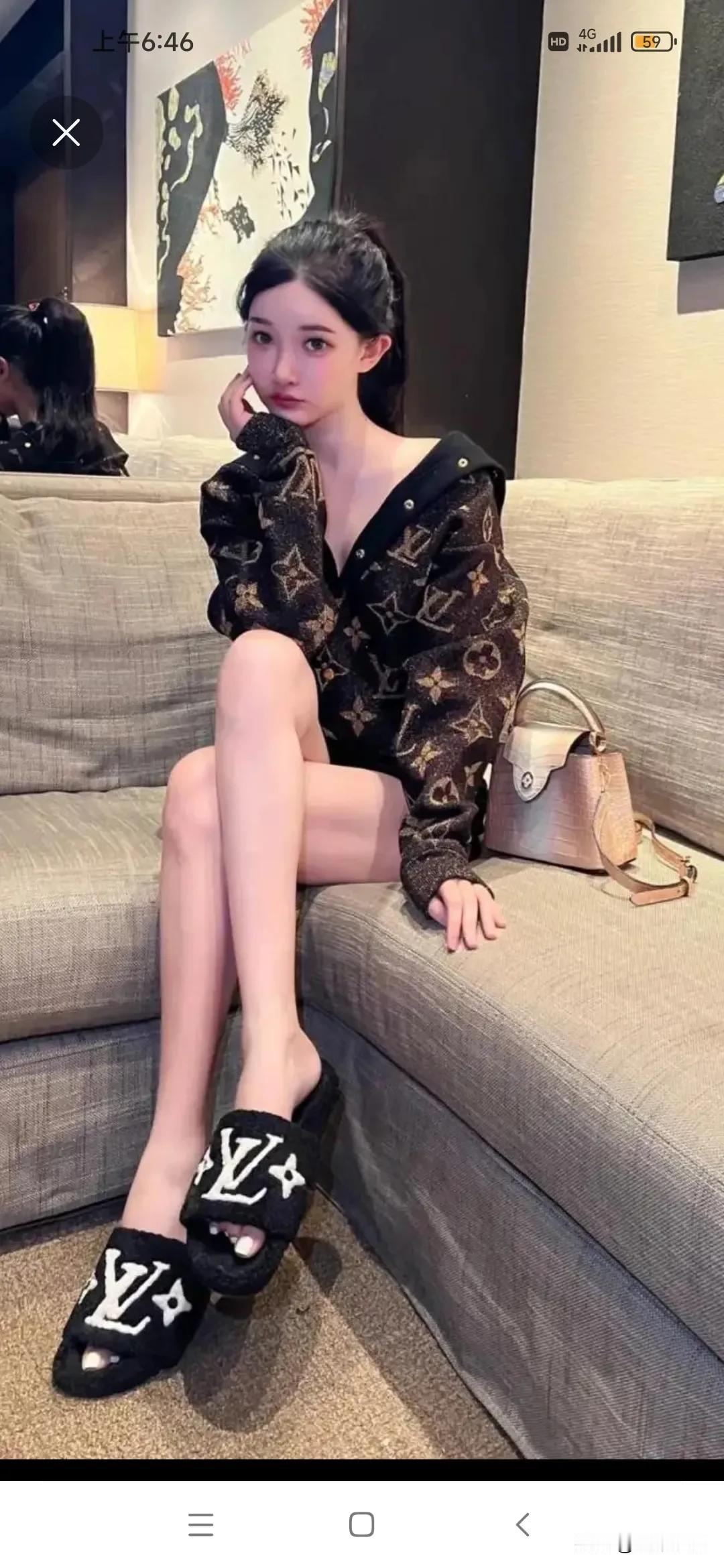 以前那个年代，人民物质生活水平比较匮乏，但无论你走到哪里，看到的女人都比较丰满，