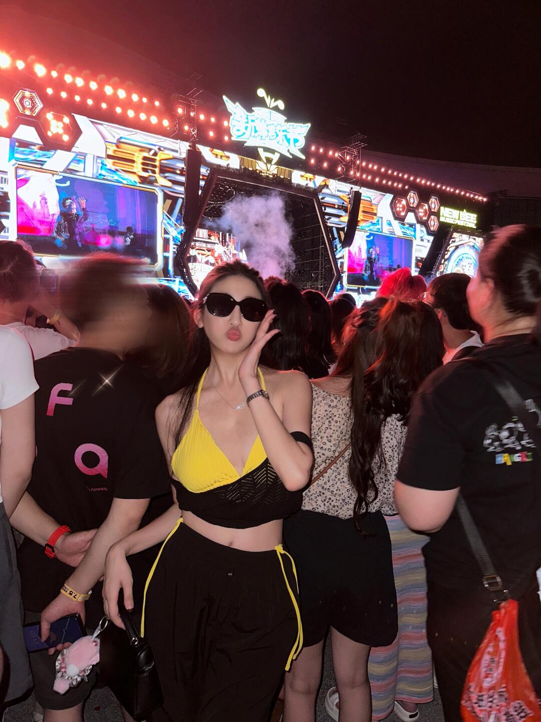 我在新蜂音乐节被问穿搭 🐝