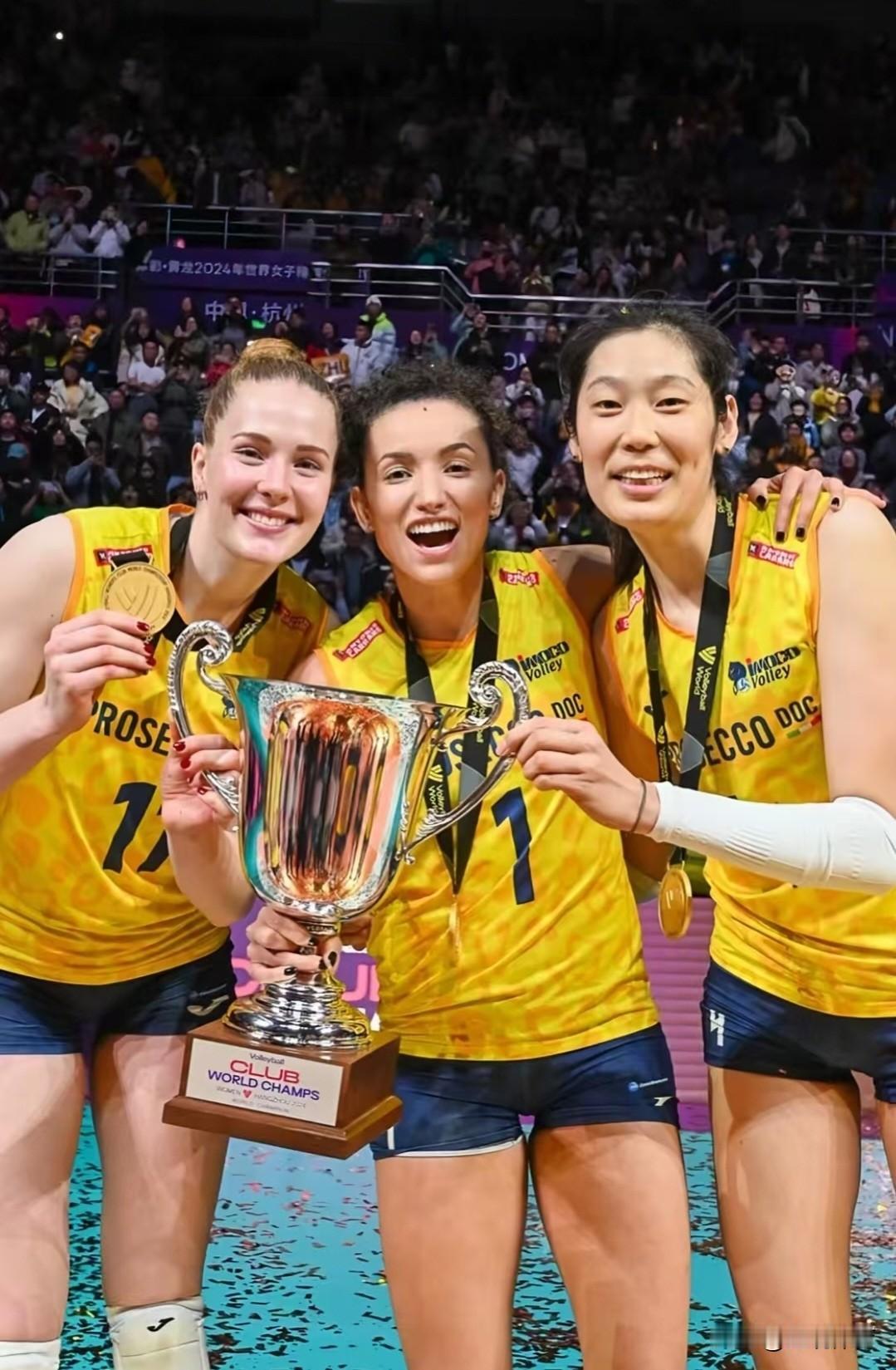 【冠军，提前锁定了！】
朱婷，人生的第二十五冠基本锁定了，甚至还有二十六冠……等