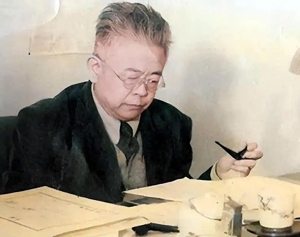 苏联最鼎盛的年代，知识分子排着队给莫斯科唱赞歌，傅斯年偏偏写下一句——"苏联乃是