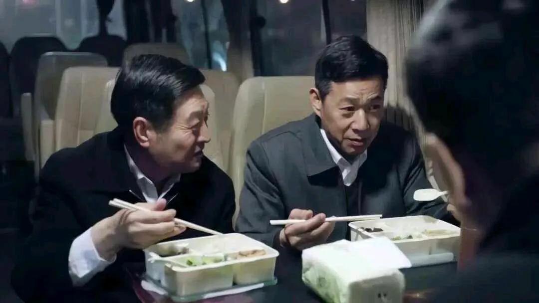 体制内，你工作最大的感悟是什么？

1️⃣想清楚走哪条路，要提拔的趁早谋划，不想