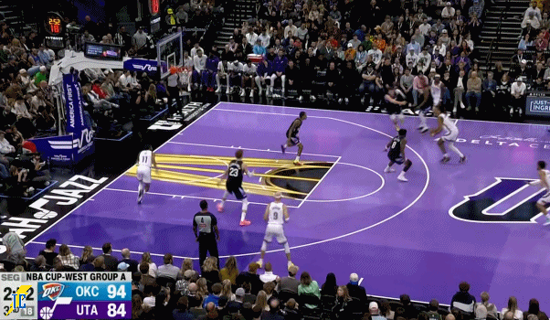 老头也疯狂！卡鲁索三分投进，对着杰伦比三分手势哈哈！