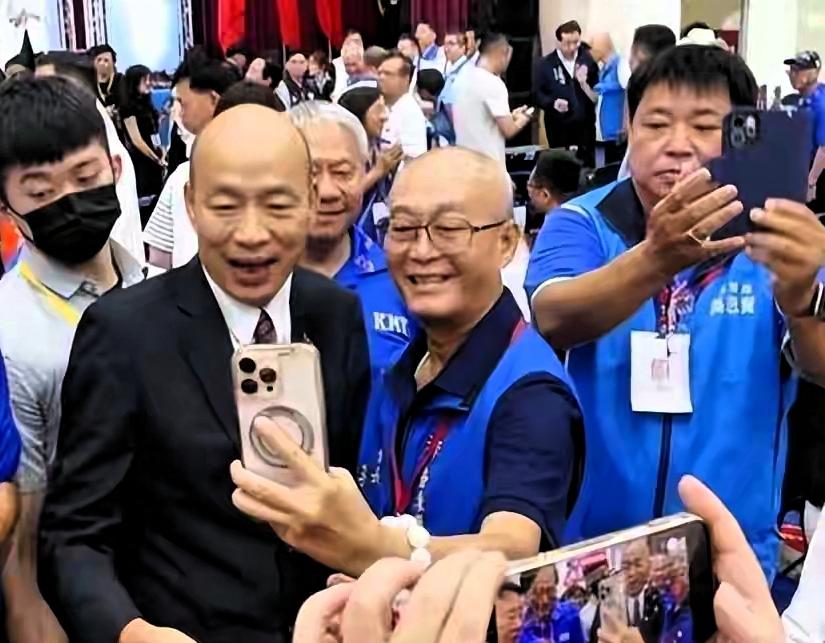 短短三个字引爆舆论！全代会落幕韩国瑜发文“今晚见”，极简文案暗藏多重政治信号
 