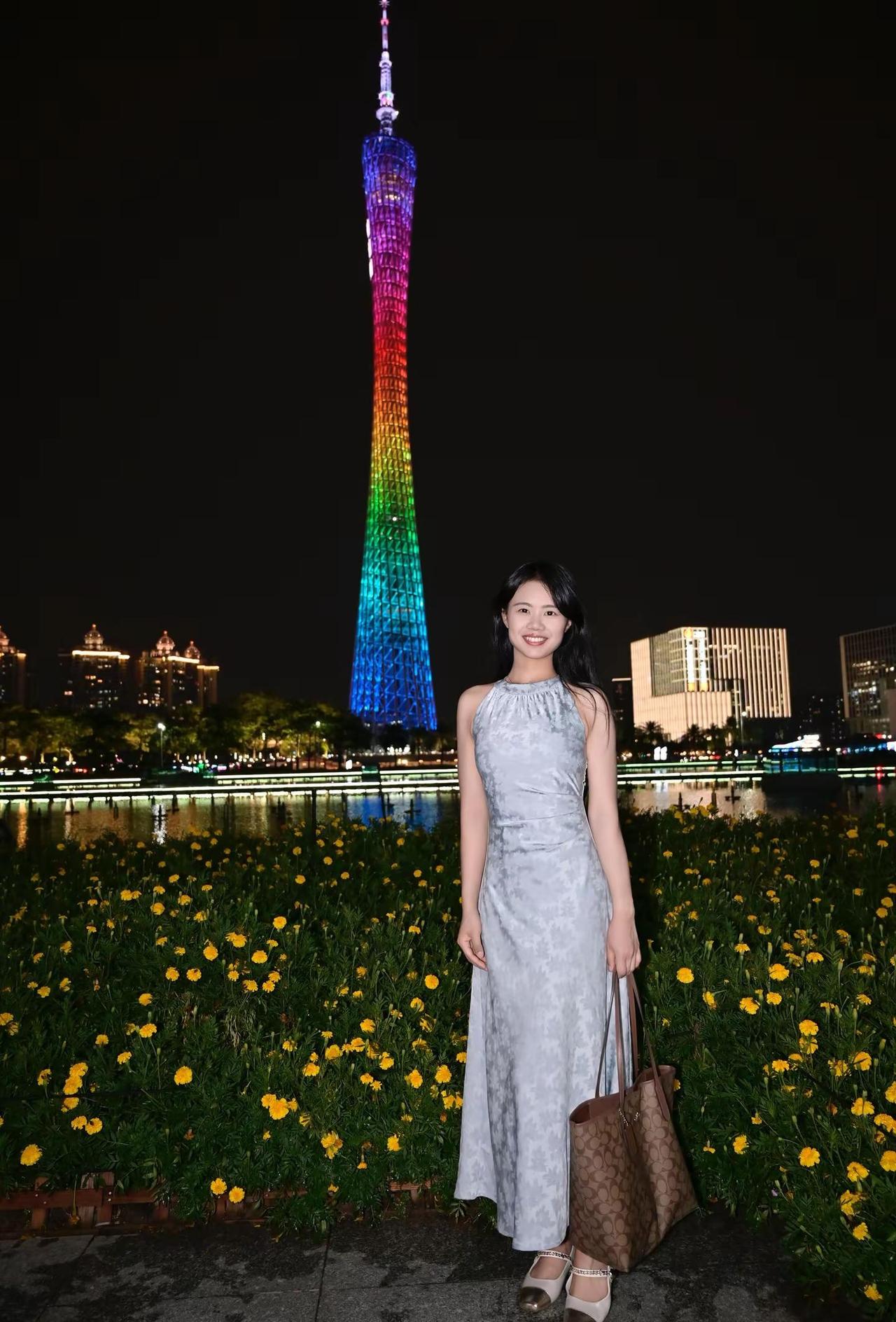 吹吹珠江的晚风……春风若有怜花意，可否许我再少年𝘾𝙞𝙩𝙮 𝙒𝙖𝙡?