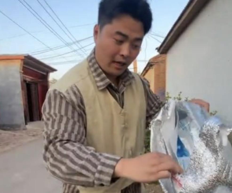 好消息传来！190买榴莲仅退款被卖家驱车1600公里上门质问事件，涉事的女子已经