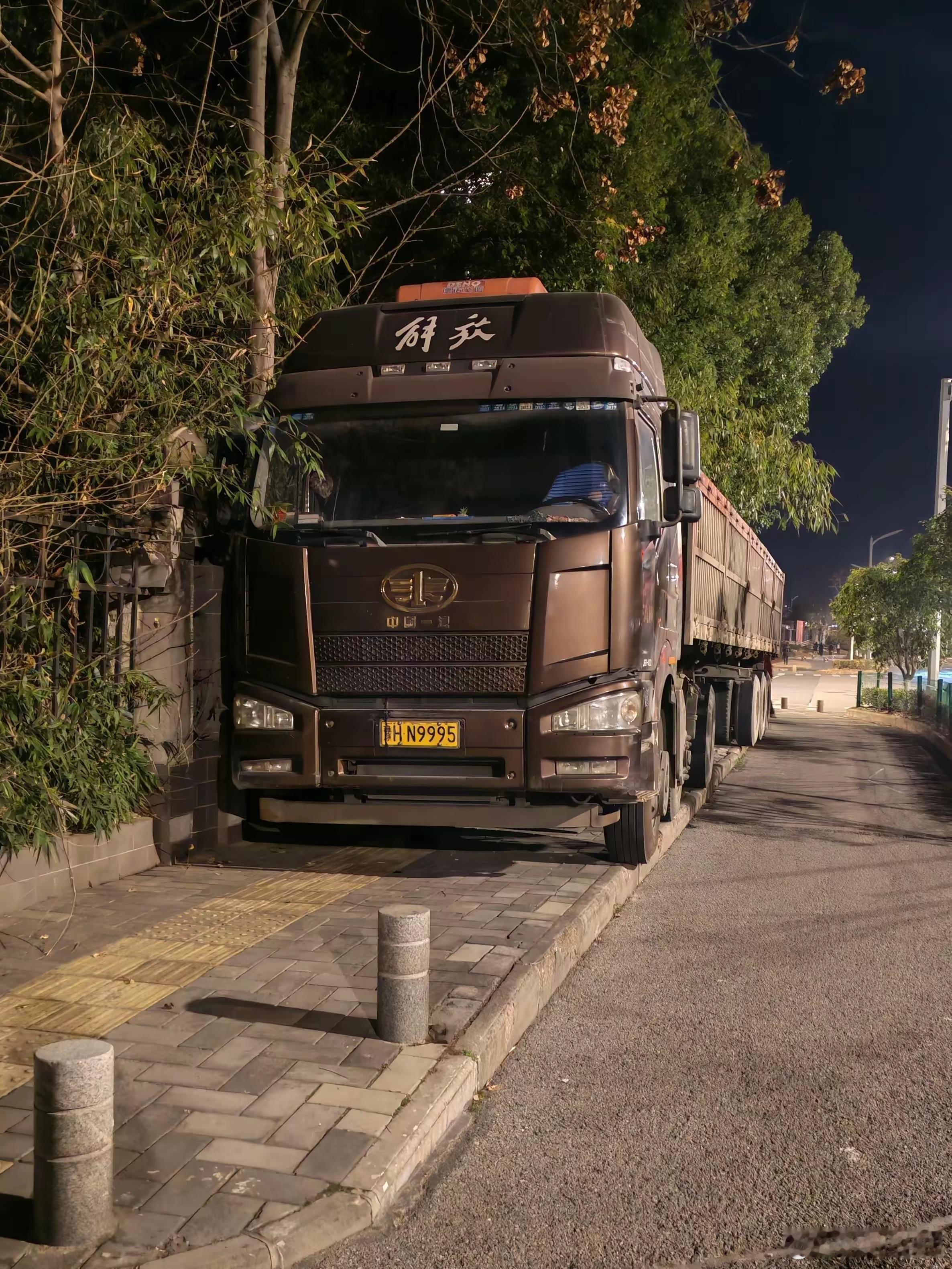 车，停的真好！[弱] 