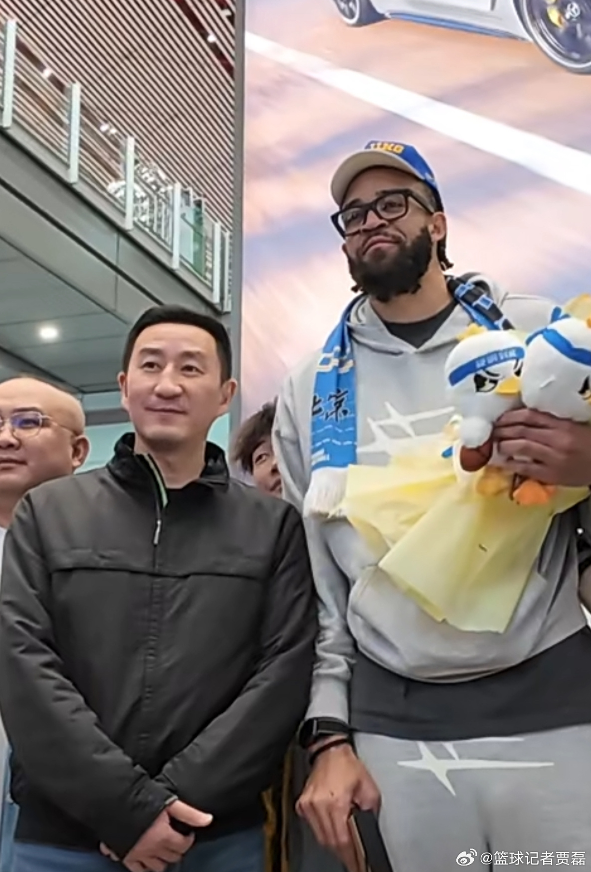 云总到机场亲自迎接麦基，这排面非常到位了