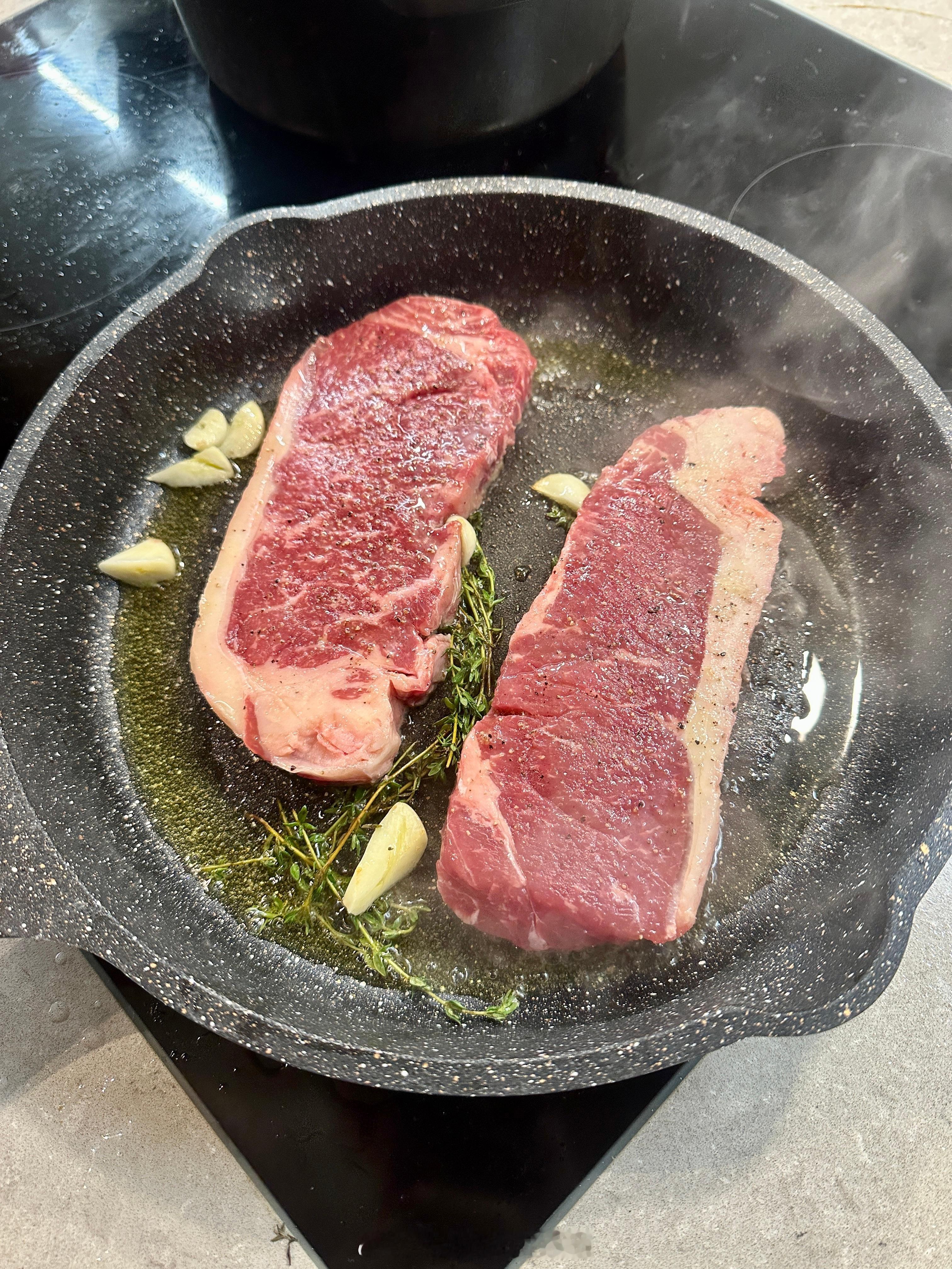 周末的塑料厨艺大赏：牛排🥩鳕鱼🐟龙虾意面🦞我感觉我习惯做白人饭的一个重要原