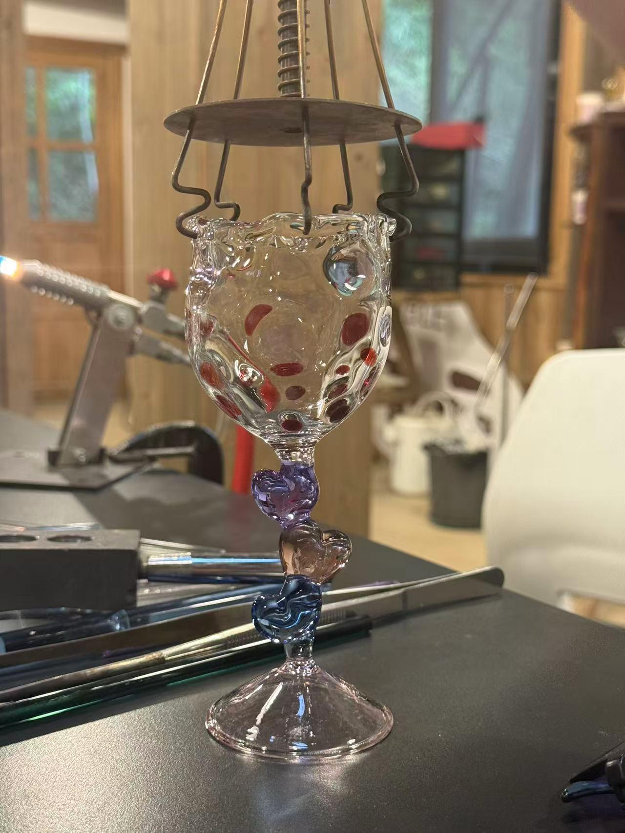 母亲节还没到呢，儿媳妇儿就把礼物给我准备好了。

五一劳动节前一天，儿媳妇儿就去