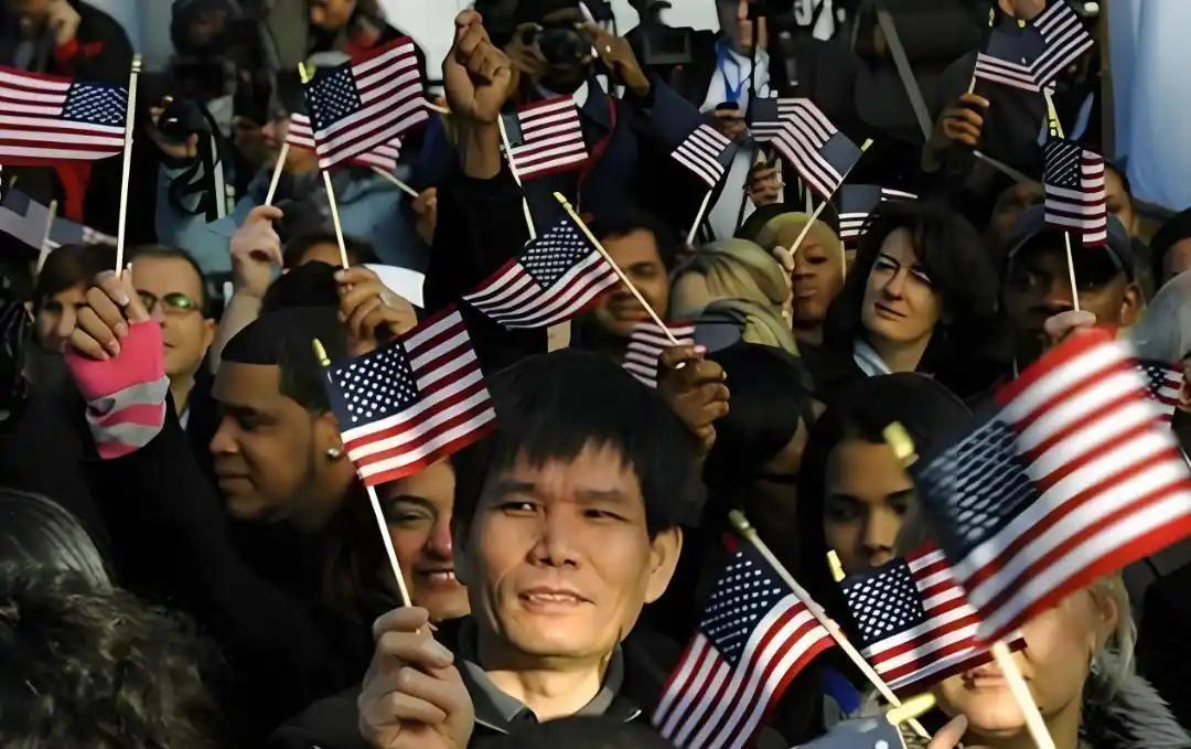 华人移民美国真的成功了吗？看似风光背后，却有两个残酷现实让很多人沉默了！

可以