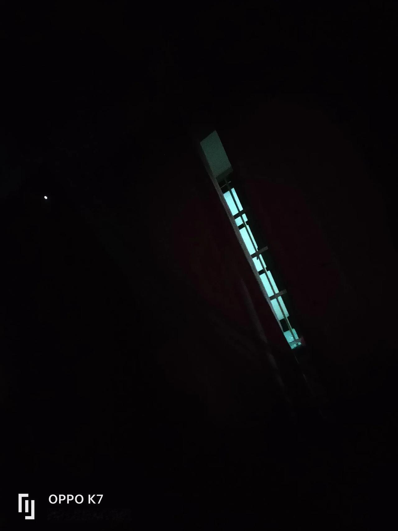 今天周五，儋州天气最低18°度，一大早天空就阴沉沉的，就像我的心情一样，有点不好