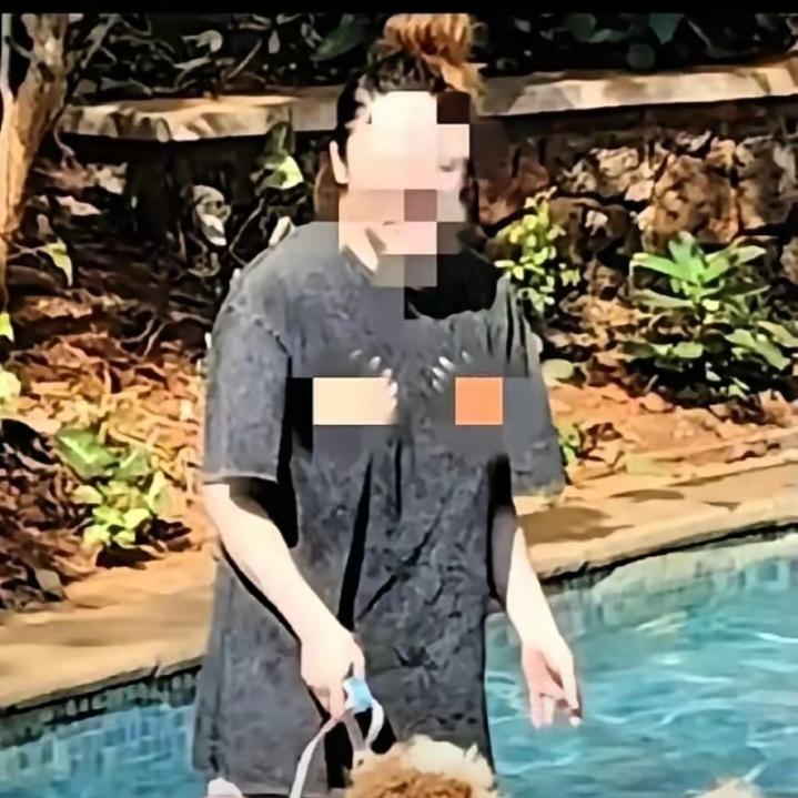 三亚在公共泳池给狗搓澡的女子，终于收到两万多的账单，大快人心！
当初她理直气壮，