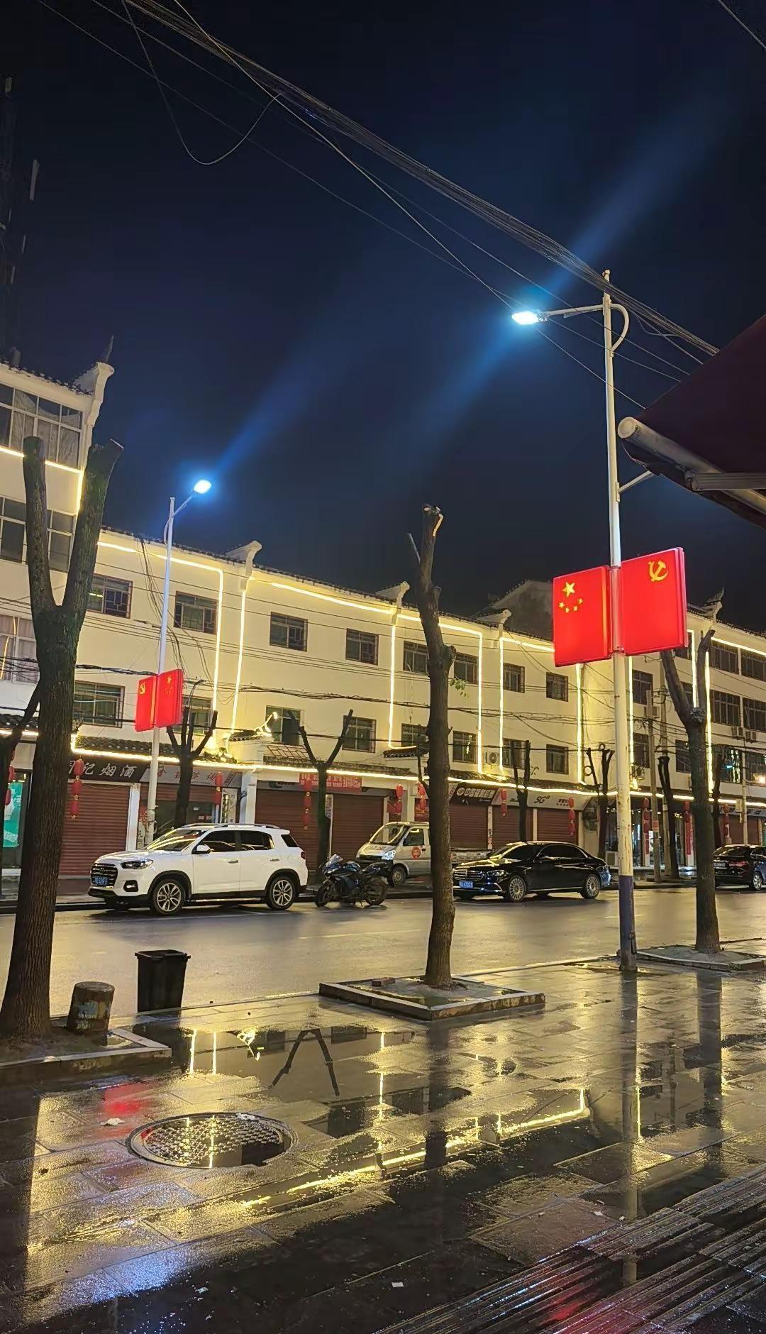 雨下到48小时一直没停，把人吓得都发霉了