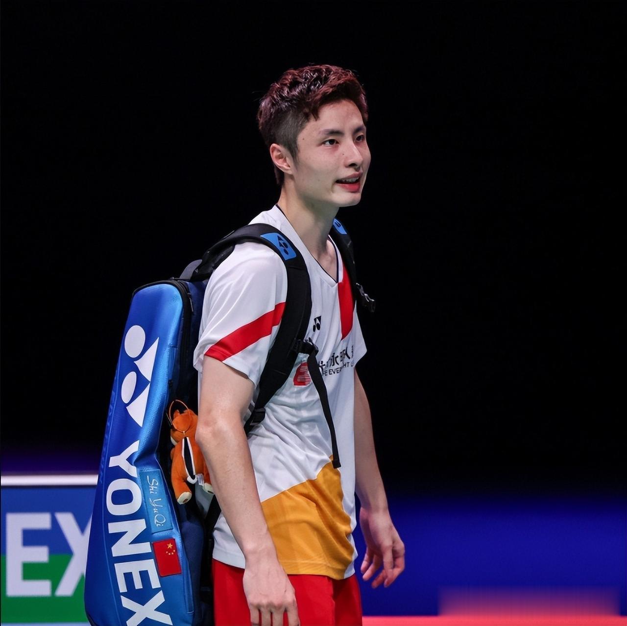 3-1！石宇奇掉链子，队友齐心协力翻盘，国羽逆转日本晋级决赛！
在杭州亚运会羽毛