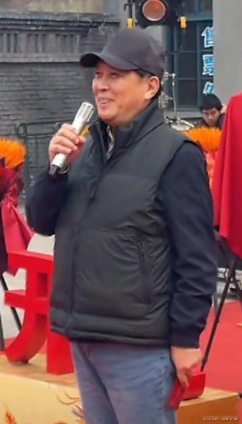 真没想到，唐国强竟有如此惊人之举！2 月 26 日，许久未露面的唐国强突然冲上热