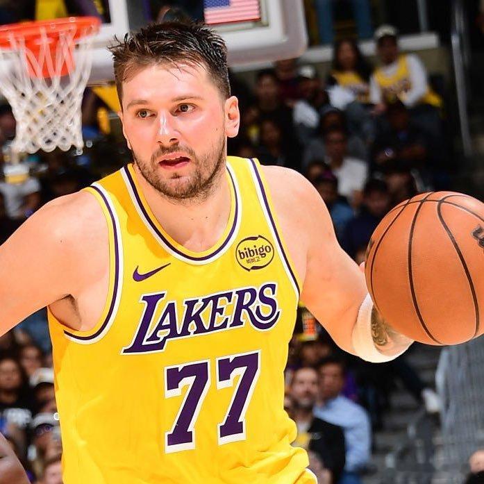 东契奇对黄蜂的表现予以肯定，同时也直言，湖人是自曝短板，他们此役的拼劲远不如背靠