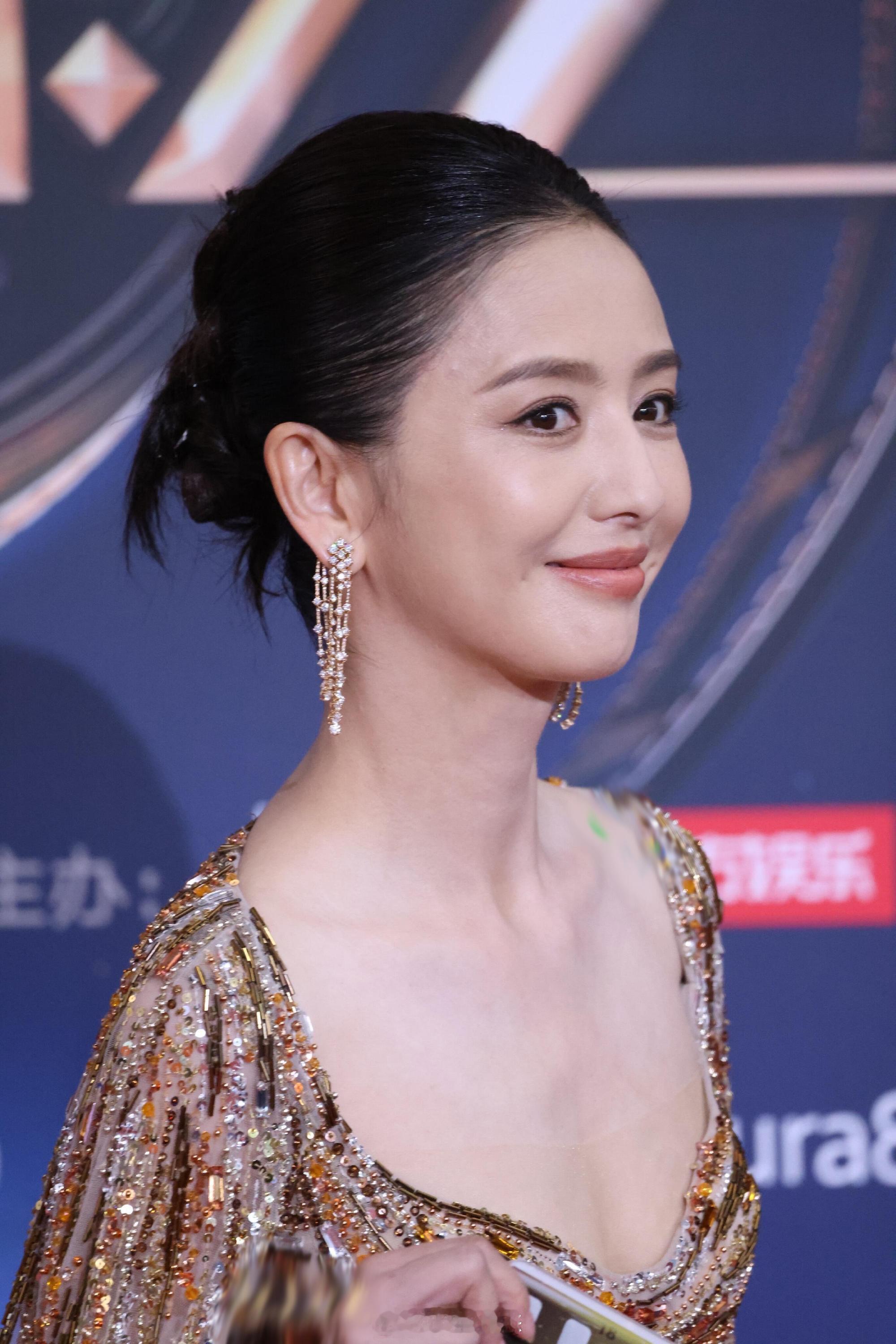 佟丽娅散发着某种味道 ​​​