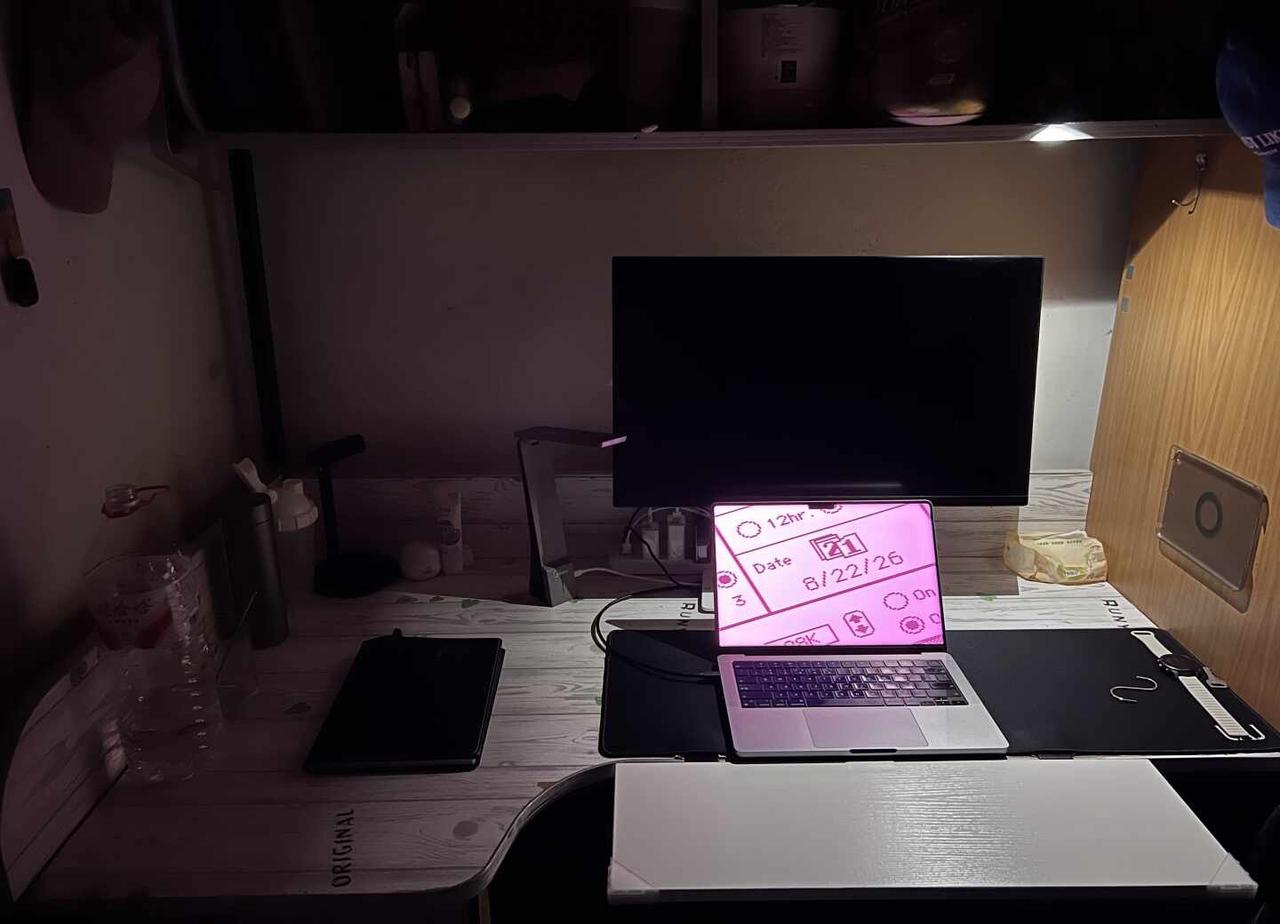 我的长期主义电子产品
那些陪伴我的电子设备
1️⃣ MacBook Pro
我的