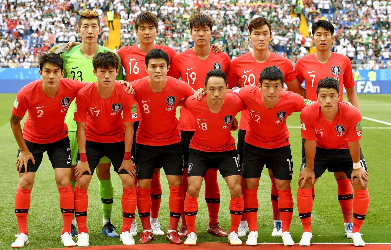 因为2:1逆转捷克的比赛，让韩国球迷喊出了再次踢进“世界杯前四”的口号。对此，“