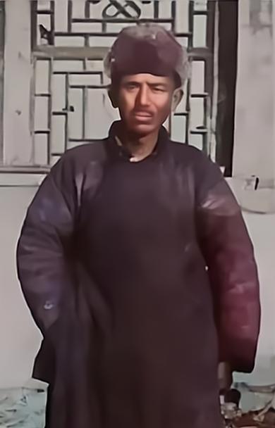 1938年，抗联支队长赵庆吉被五花大绑押下山，出卖的正是跟了他三年的警卫员石景文