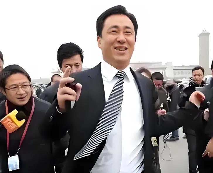不是不报，时候未到。许家印家族550亿资产被香港法院一口气冻结接管，包括33家境
