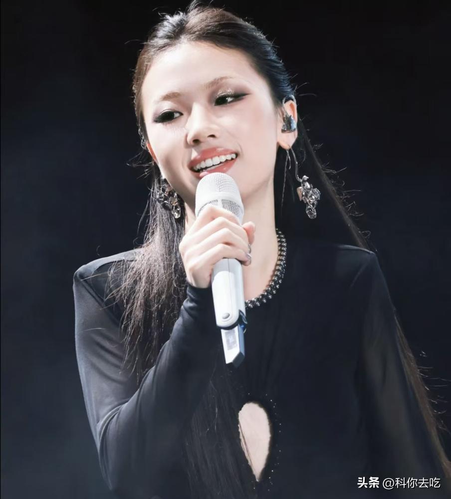 单依纯这事，把版权圈那层窗户纸彻底捅破了。
申请被拒，邮件白纸黑字写着“不行”